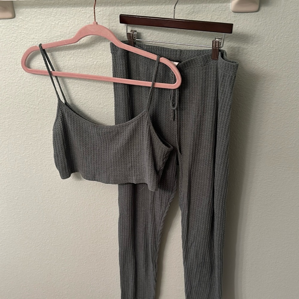 Green crop lounge set